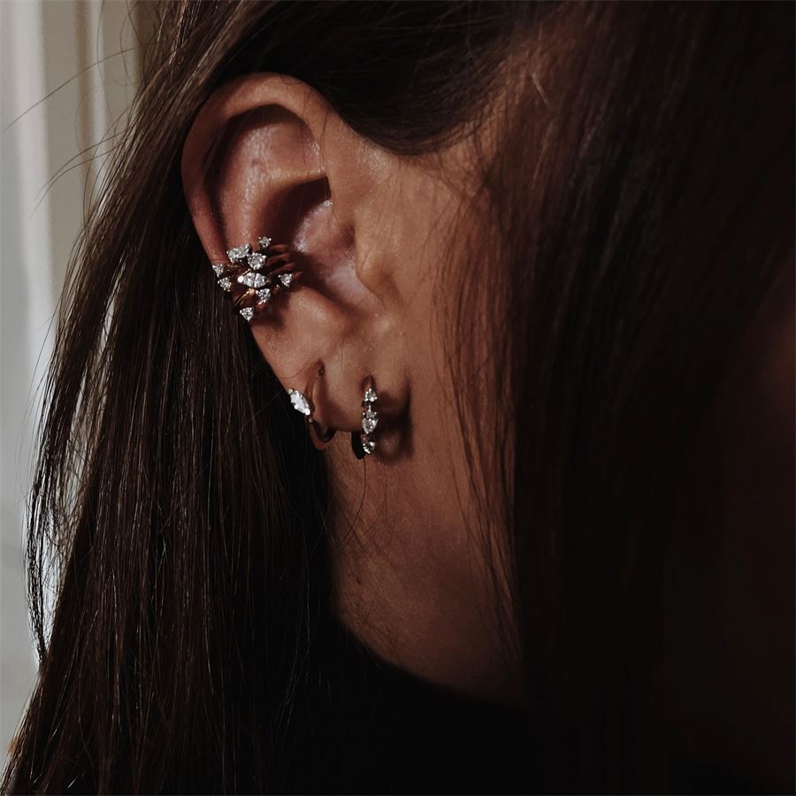 Rose gold 'Balance' ear cuff with drop and round diamonds BALANCE | OR MONO 1GC 2TOAU9R CT. 0,09+0,04